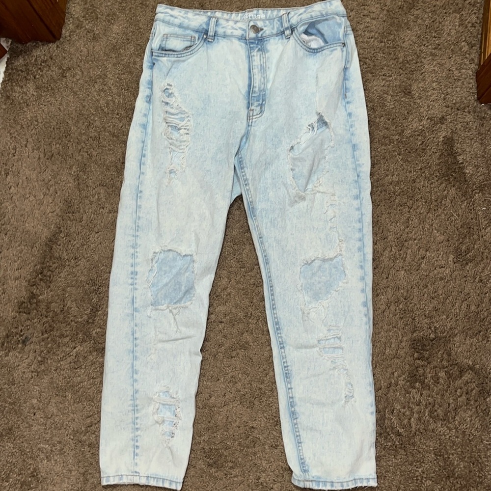 REFUGE denim Mom Classic High Rise jeans
Size: 9
